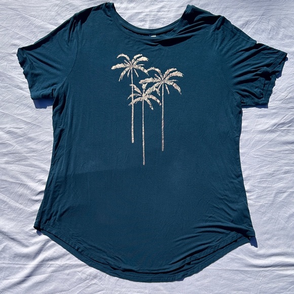 Old Navy Tops - Old Navy Women's Teal Palm Tree Graphic Tee Size XL